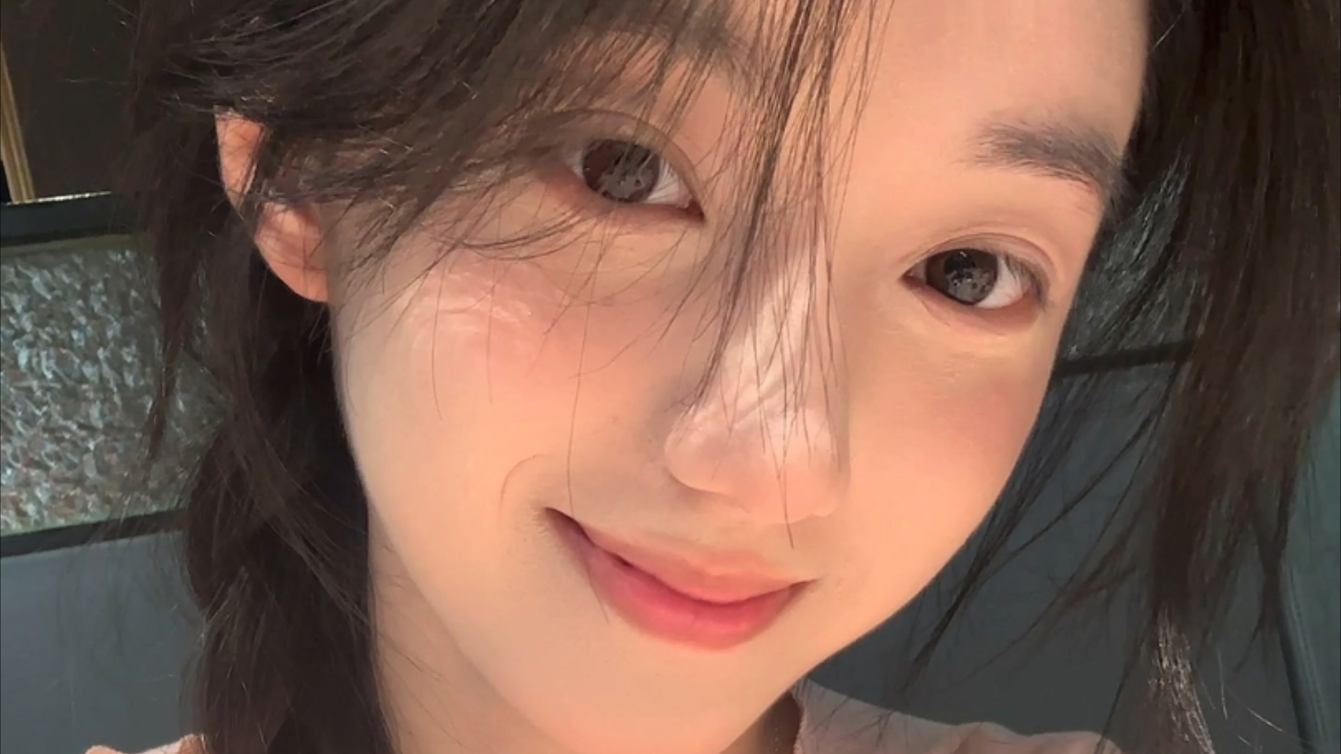 王毅会见哈萨克斯坦副总理兼外长努尔特列乌